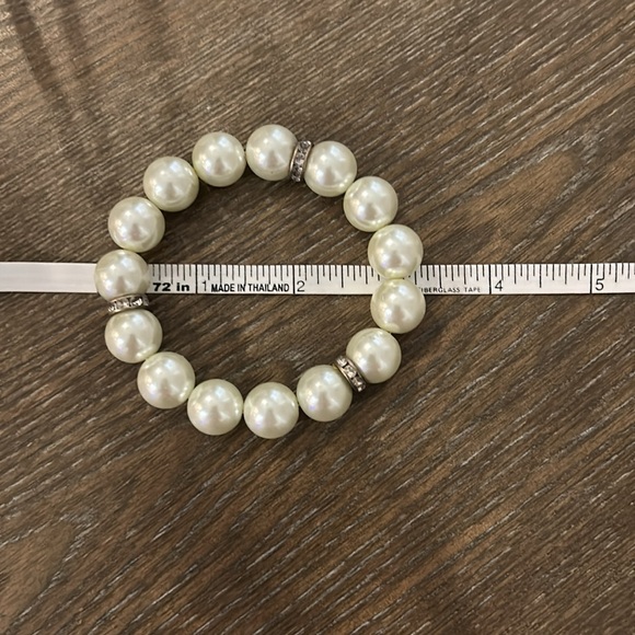 White Pearl Bracelet Beads With Rhinestone Spacers, Stretch Bracelet - Picture 3 of 3